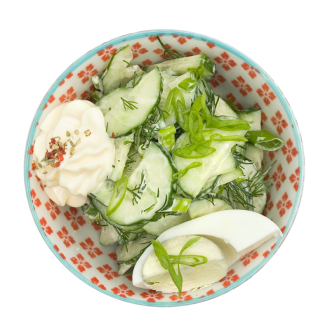 Салат из огурцов с яйцом и зеленым луком